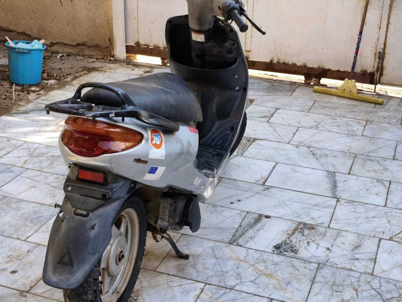 سلام عليكم ورحمة الله وبركاته
دراجه اكزز يابانية اصل تخبل شلعه فول عداد بانزين يشتغل مابيه شي حلوه سعرها 500بيها مجال 
للتواصل خاص ***********
