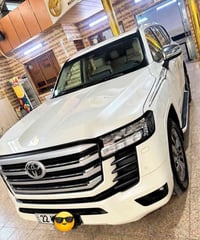 لاندكروز 2022 توين تيربو فول مواصفات ماشيه 60  السياره كفاله عامه  جدي...
