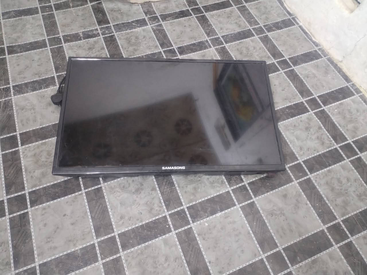 للبيع بلازمه حجم 32 سامسونك  تواصل عل واتساب ***********

