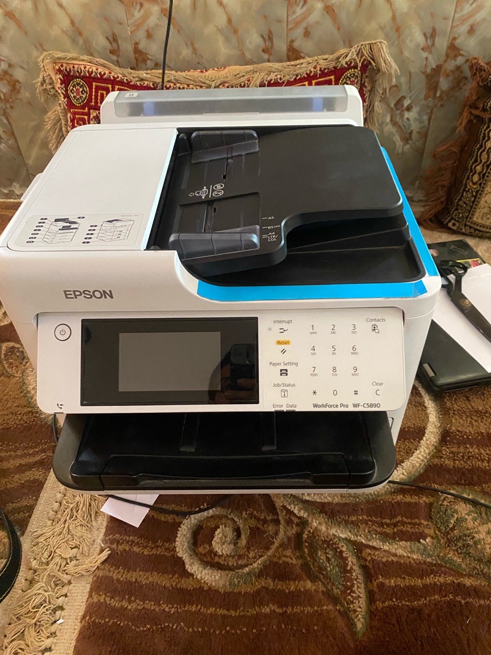 طابعة ابسون 5890 طابعة  كارتون ونايلون الشركة موجود ما مشتغل بيهه بس بندين ورق لسه على حبر الشركة ما خلص 
المكان بابل الحمزه الغربي خيكان الغربي 
السعر المطلوب 750 الف 
الرقم ***********