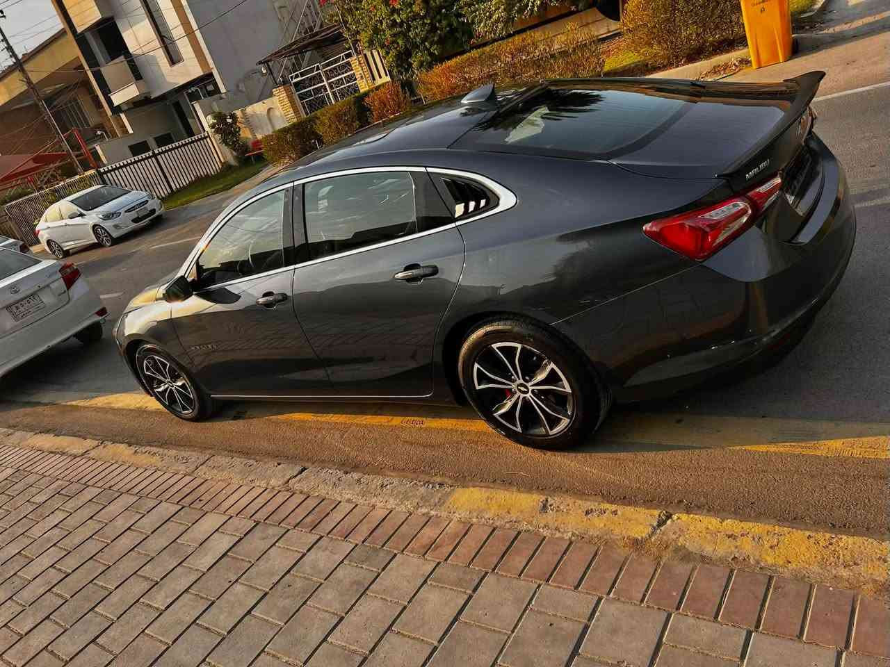 سلام عليكم ماليبو 2019 فول مواصفات مكينه 1.500 تيربو لون نفطي
1-بنورما 
2-تبريد مناخين قطعتين خلفي 
3-تشغيل عن بعد 
4-ويل كب رياضي فجوج رياضي برتقالي
5-سماعات مضخم مخيف 
6-كشنات كهرباء وتدفئه 
وبعد هواي شغلات 

ملاحضه سياره عليهه ادامه منضومه وقود بلكات نوزلات دهن كير امزويل دهن مكينه امزويل فلاتر كامله مكمله ربع متصرف عليه بانزين فقط سوبر كلش مداريهه وبل عافيه ع ياخذهه صدرهه جديد مابي نقص داخل اسود جديد

حادثه كلش خفيف سطحي موضح بصور سياره مال مزاد تخبل 
رقم بغداد 

العنوان بغداد حي العدل
*********** واتس اب

السعر اكتب رقم 1يوصلك خاص 🌹
