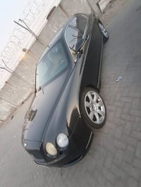 بنتلي ٢٠١١ سياره جديده ما ناقصه شي فقط فان المكينه واكف ادوات ادوات رق...