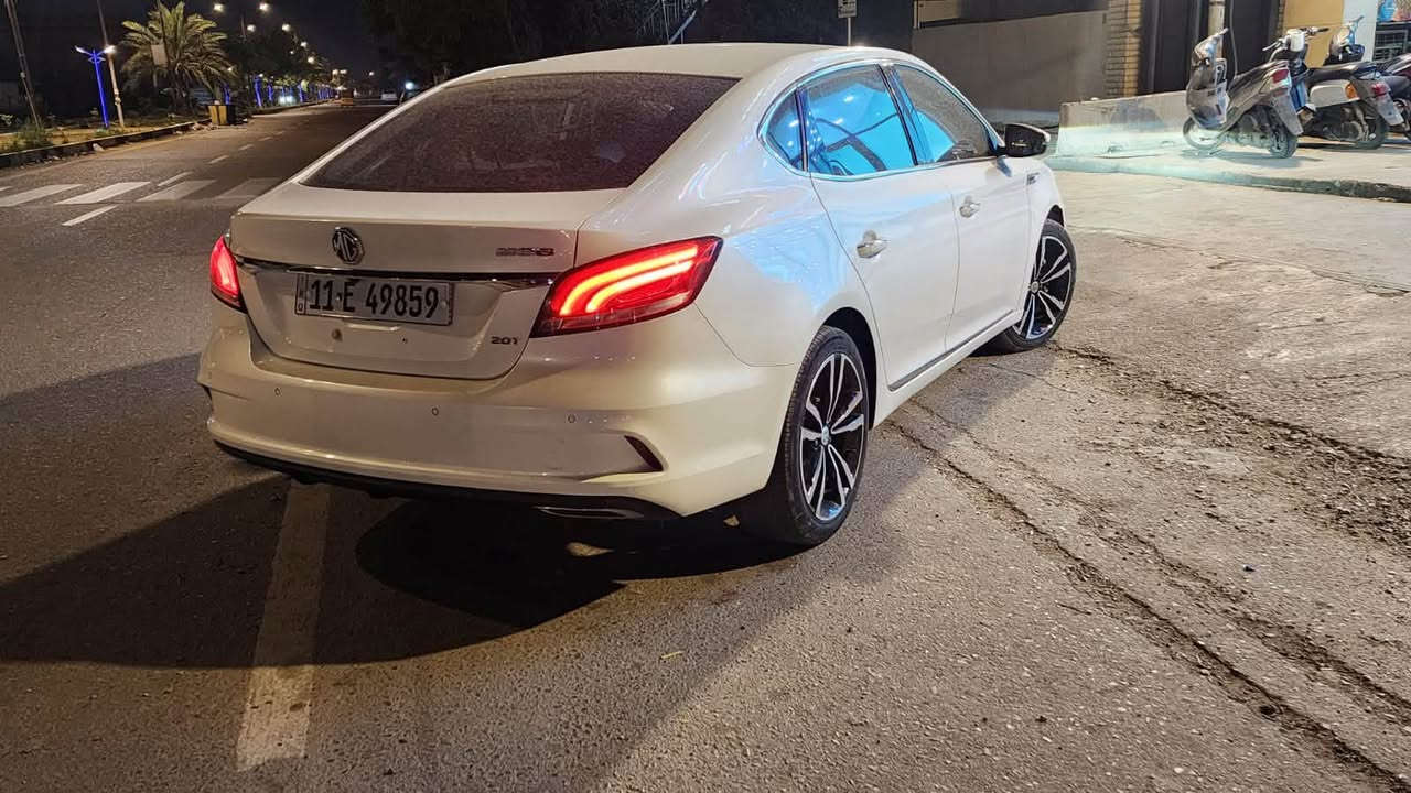 🚗 للبيع MG6 موديل 2022
المحرك: 1.5 لتر تيربو، 4 سلندر، 
فئة تروفي اعلى مواصفات بيها

ناقل حركة أوتوماتيك (DCT – 7 سرعات)

عداد الكيلو متر 57 كم

المواصفات:

استهلاك بنزين اقتصادي.

فتحة سقف

مقاعد جلد 

مقعد سائق كهربائي

تكييف أوتوماتيك / ثنائي المنطقة

نظام صوت مع بلوتوث + USB

وسائد هوائية 

مثبت سرعة

Auto Hold 

هاند بريك بصمة

نظام مراقبة ضغط الإطارات

كاميرا خلفية 

حساسات أمامية وخلفية

مرايا جانبية كهربائية مع إشارات LED

بصمة تشغيل 

دخول ذكي بدون مفتاح

إضاءة LED نهارية

السياره مكفوله بدون ضرر وبدون صبغ وجاهزه
رقم بغداد ابئسمي
رقمي***********
