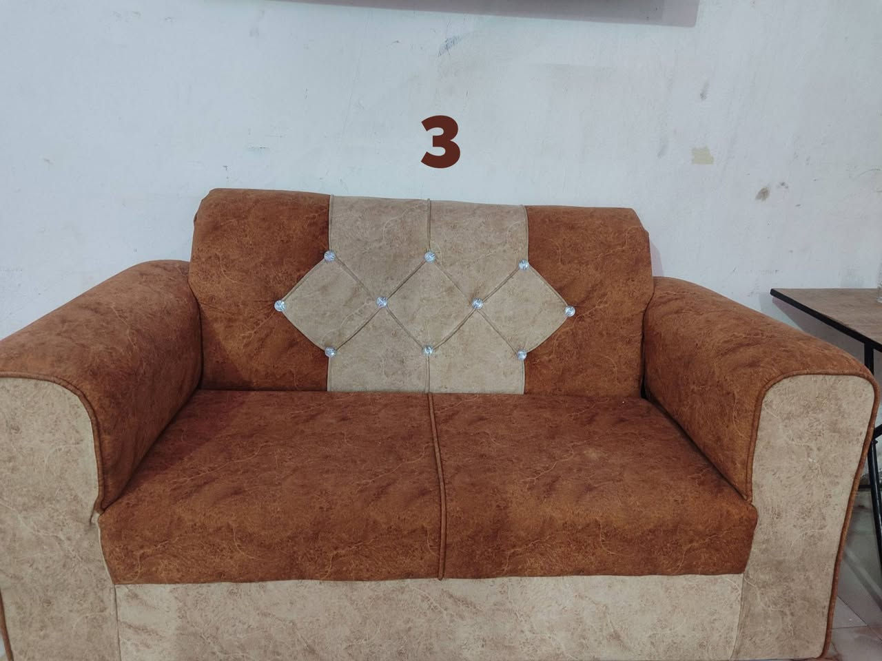 تخـم. 5.قطع. سعر. 350.مكاني سوك شيوخ حي. الجوادين
***********
