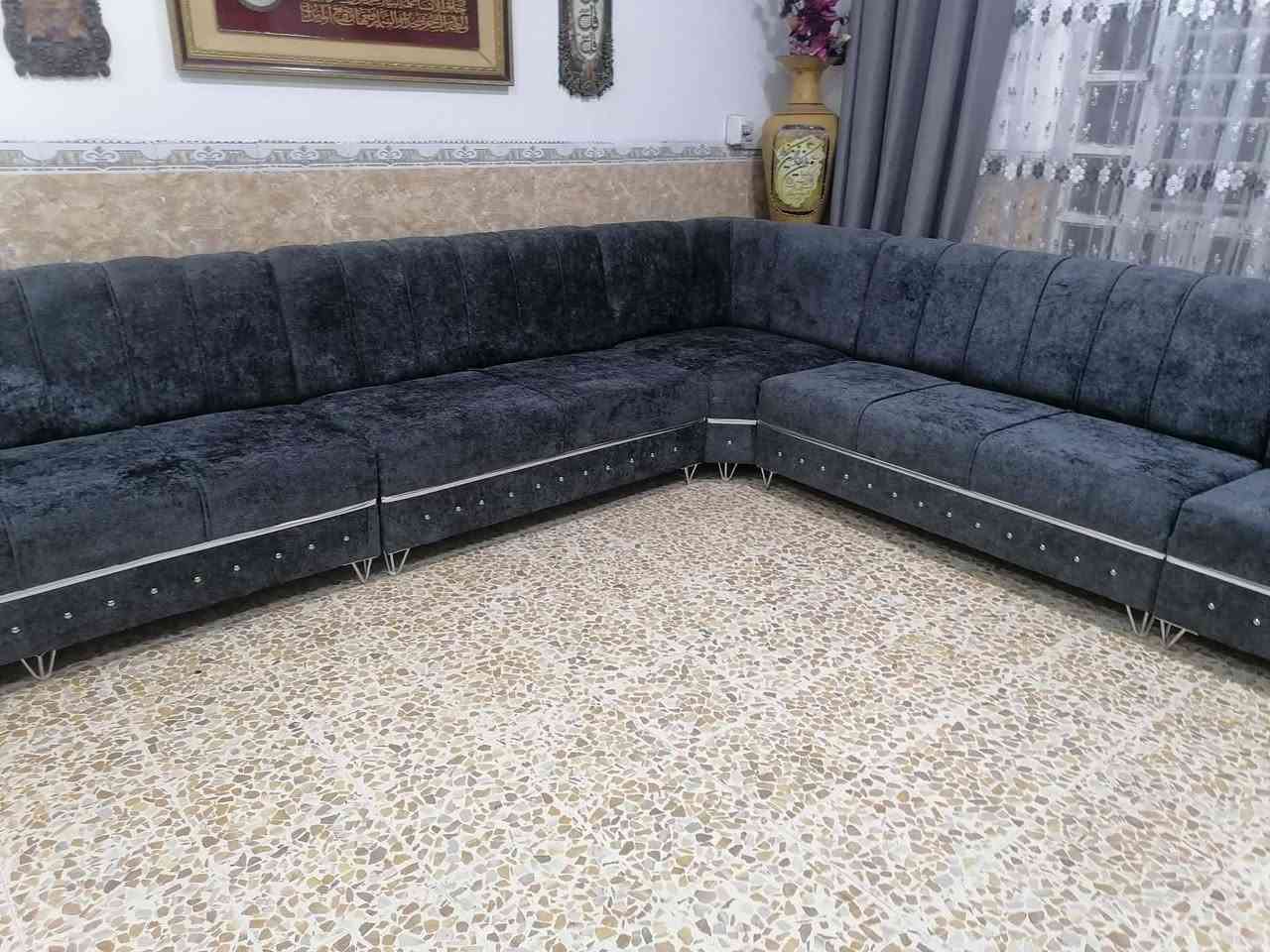 ديوان ٩ متر ٢٠ سم خشب عراقي ثقيل دوشمة جديدة شرط القماش والخشب والاسفنج السعر ٤٢٥ الف للإستفسار على الرقم *********** و*********** موصل الحدباء
