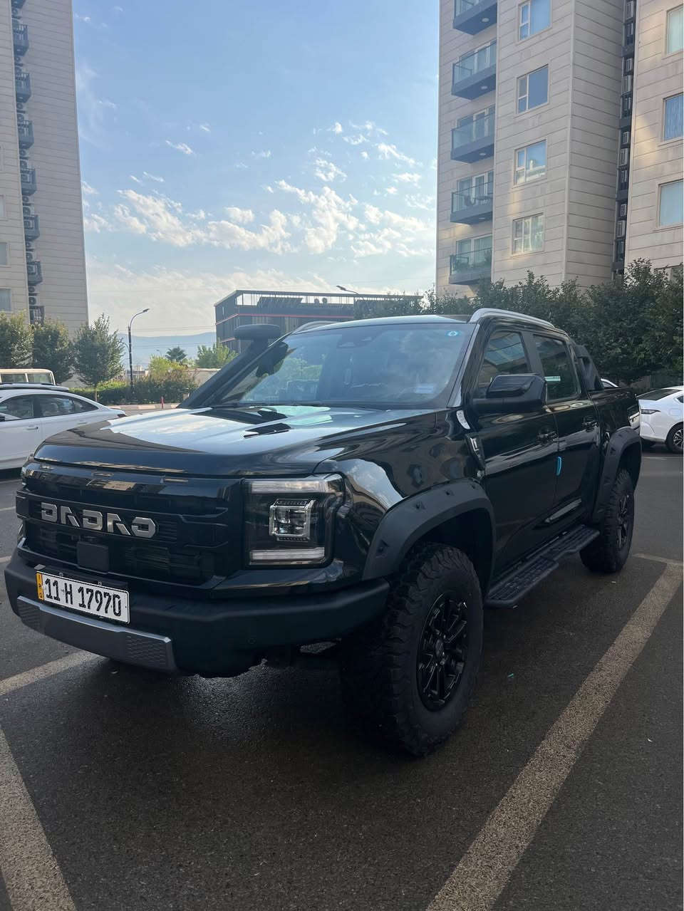 JMC گراند اڤينيو پرو/ داداو 
الراپتور الصيني 
محرك اربع سلندر توربو 2.3 ecoboost نفس محرك الفورد رينجر 
بقوة 285 حصان 
گير  أوتوماتيك ٨ نمرة ZF
دفع رباعي و قفل الإكسل هم موجود
بيه مواصفات هواية 
نضام صوت ٧ سماعات ويا apple carplay android auto
تحكمات ستيرن 
كشنات جلد ويا تبريد و التدفئة 
٦ وضعيات قيادة 
السيارة كلين بدون صبغ بيها بس ضربة خفيفة على الدواسة جهة اليمنى 
السيارة صفر عراق من الوكالة 
ماشية ١٧٠٠ كيلو فقط 
رقم بغداد و جاهزة للتحويل 
مكان السيارة سليمانية 
السعر ٣٠٠ ورقة يعني ٥٠٠٠ دولار ارخص من سعر الشركة 
للاستفسار ***********

JMC Grand Avenue pro/ Dadao 
ڕاپتۆری صینی
مەکینە ٢.٣ ئیکۆبووستی فۆرد هەمان مەکینەی فۆرد ڕەینجەر 
هێزی ٢٨٥ هۆرسپاوەر 
گێڕی ئۆتۆماتیکی ٨ نمرەی ZF
دەبڵ ئەکسلە سەیارەکە و قفڵی ئەکسلی هەیە 
سەیارەکە مواسەفات بەرزە 
سیستەمی صەوتی تایبەتە ٧ سپیکەرە و ئاپڵ کار پلەی و ئەندرۆید ئۆتۆی هەیە 
٦ مۆدی لێخوڕینی هەیە 
سەیارەکە کلینە بێ بۆیاخە تەنها دەعمێکی بچوکی هەیە دۆسەی لای سەکنی خوار کردوە 
سەیارەکە صفر لە شەریکە راکێشراوە 
تەنها ١٧٠٠ کیلۆمەتر ڕۆیشتووە 
ڕەقەم بەغایە و حازرە بۆ تەحویل 
نرخی ٣٠٠ وەرەقەیە یەعنی ٥٠٠٠ دۆلار کەمتر لە نرخی شەریکە 
بۆ زانیاری زیاتر *********** السليمانية, العراق
