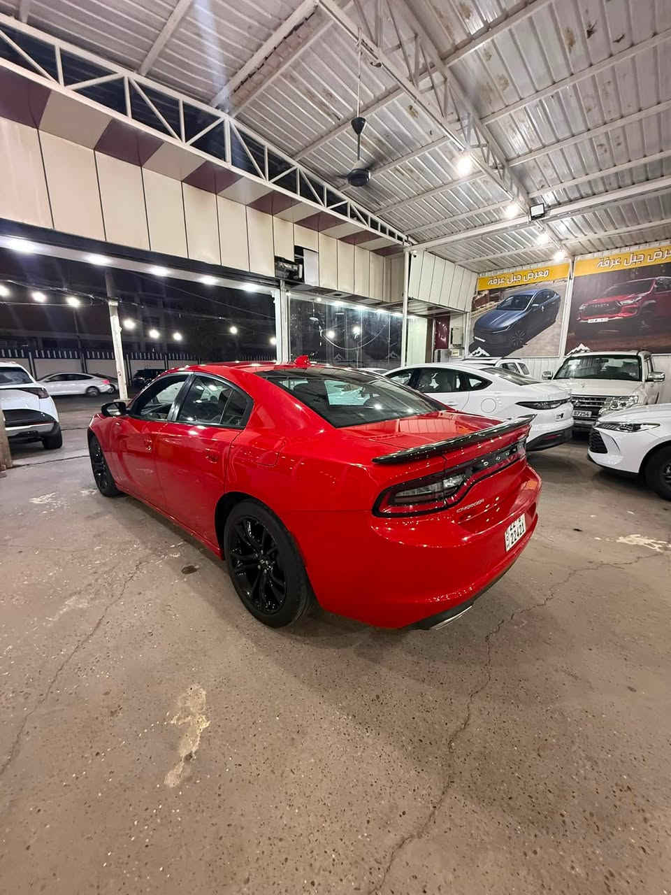 🌹🌹تحية طيبة🌹🌹
دوج جارجر 2023 SXT 
لاست كول اخر اصدار 
لون احمر طماطة 🍅🍅
حادث جاملغ وبنيد جانبي 
شواصي مكفولة بداية الغد بيه تصليح
بنيد مبدل بلادي وجاملغ مصبوغ 
مكينة V6 3600 
كير مكينة مكفول 
مواصفات معروفة
السعر 215 🔥🔥 او مراوس 
السيارة تو يل 
عنوان بغداد معارض الكريعات
***********
