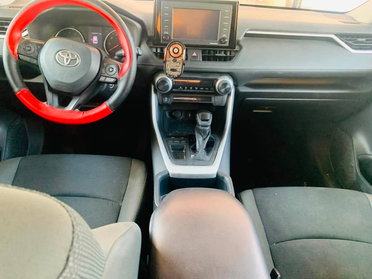 السلام عليكم
RAV 4 /2022/LE 
المواصفات 
رادارات امامية
ورادارات جانبية (نقاط عمياء)
3 وضعيات للقيادة 
نضام تنبيه الخروج عن المسار 
شاشة تدعم ابل كاربلاي واندرويد اوتو
وغيرها
بچم كبس 
الضرر عما موضح بالصور داخل المنشور
السعر 198 وبيها مجال 
العنوان صلاح الدين ناحية الزوية 
للاستفسار الاتصال على الرقم 
***********
***********
