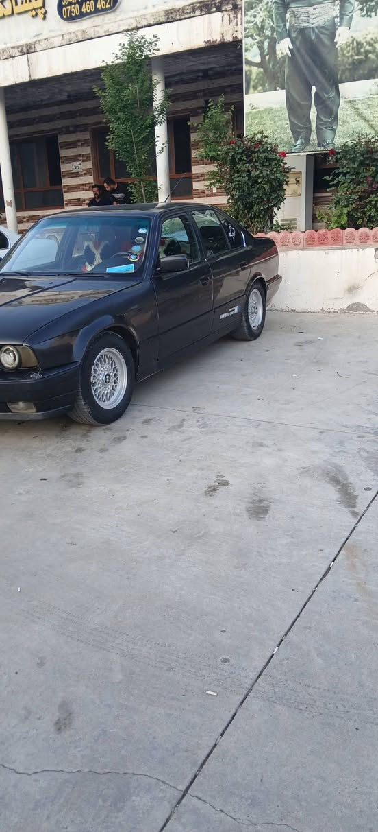 Bmw 1990

گؽڕمەکینە بەشەرت گێڕ تۆماتیک چار جام کارەبای گوشن جلد هتد..فول فولە بەس سلایت نیە رەقەموو سەنەوی نوێیە تەحویل خرامە بەشەرت
 
سحری ٤٩ محاملا
*********** سوران, أربيل
