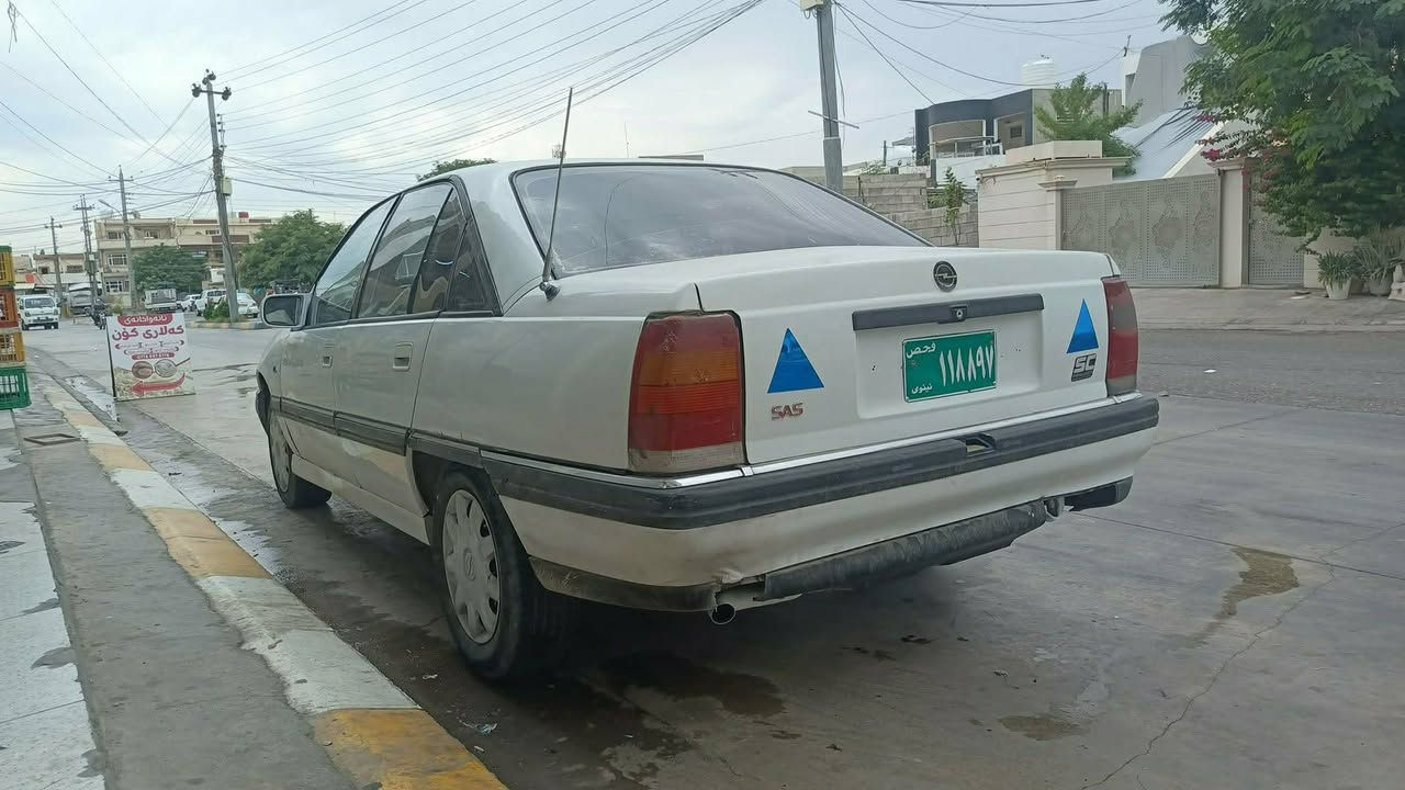 أوبل أوميغا • ١٩٩٣ • ٧٠٠٠٠ كم