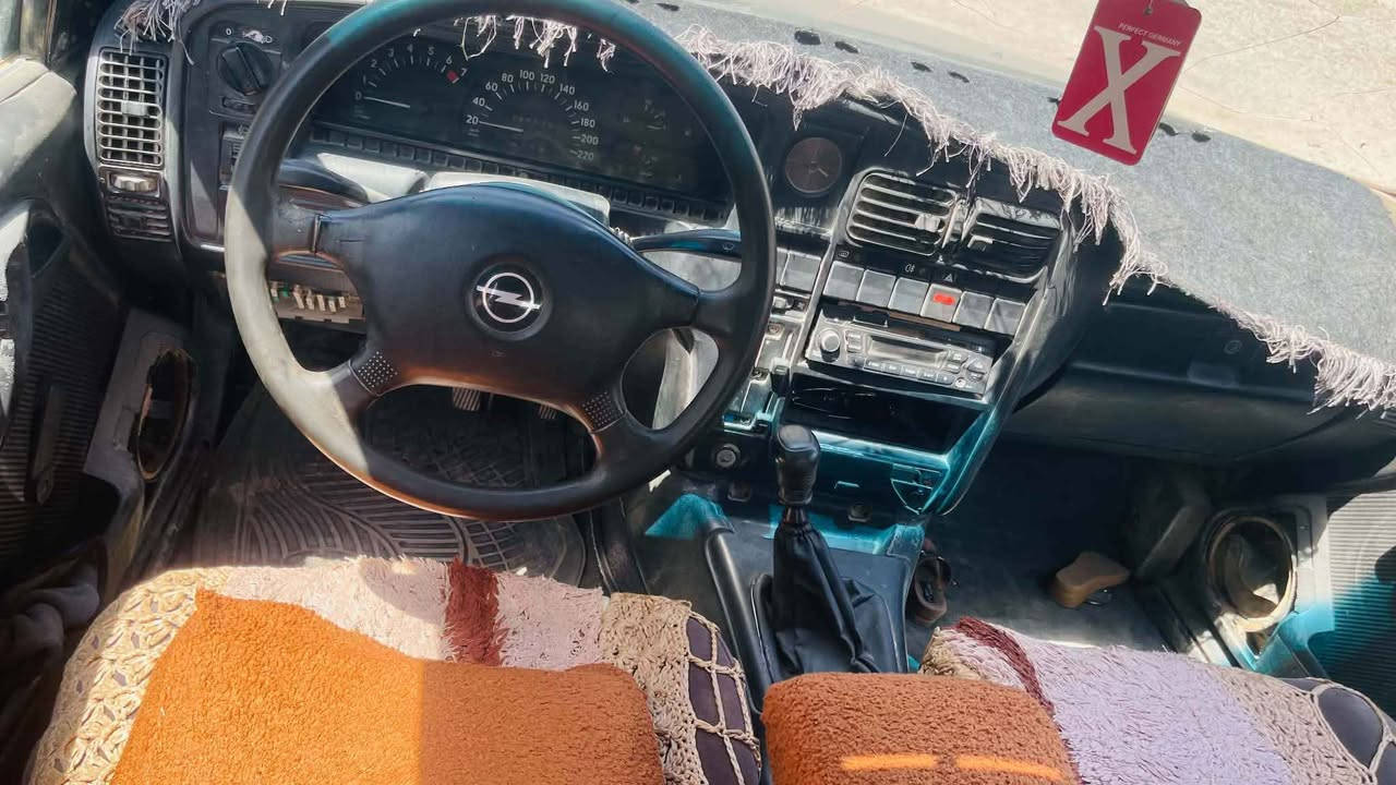 للبيع
وبل اوميكا حجم 20 شرط محرك وكير موديل 1992
والكشر كدام العين سعر ١٥ ورقه وبي مجال  سنوية صاقطه سنة ال 2025
مكاني طوز خورماتو للاستفسار *********** Singapore
