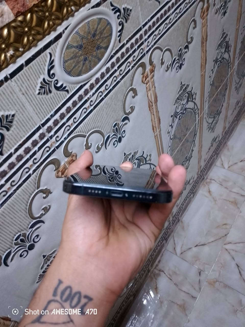 ايفون ١٢ برو ماكس • ٢٥٦ • يحتاج شاشة