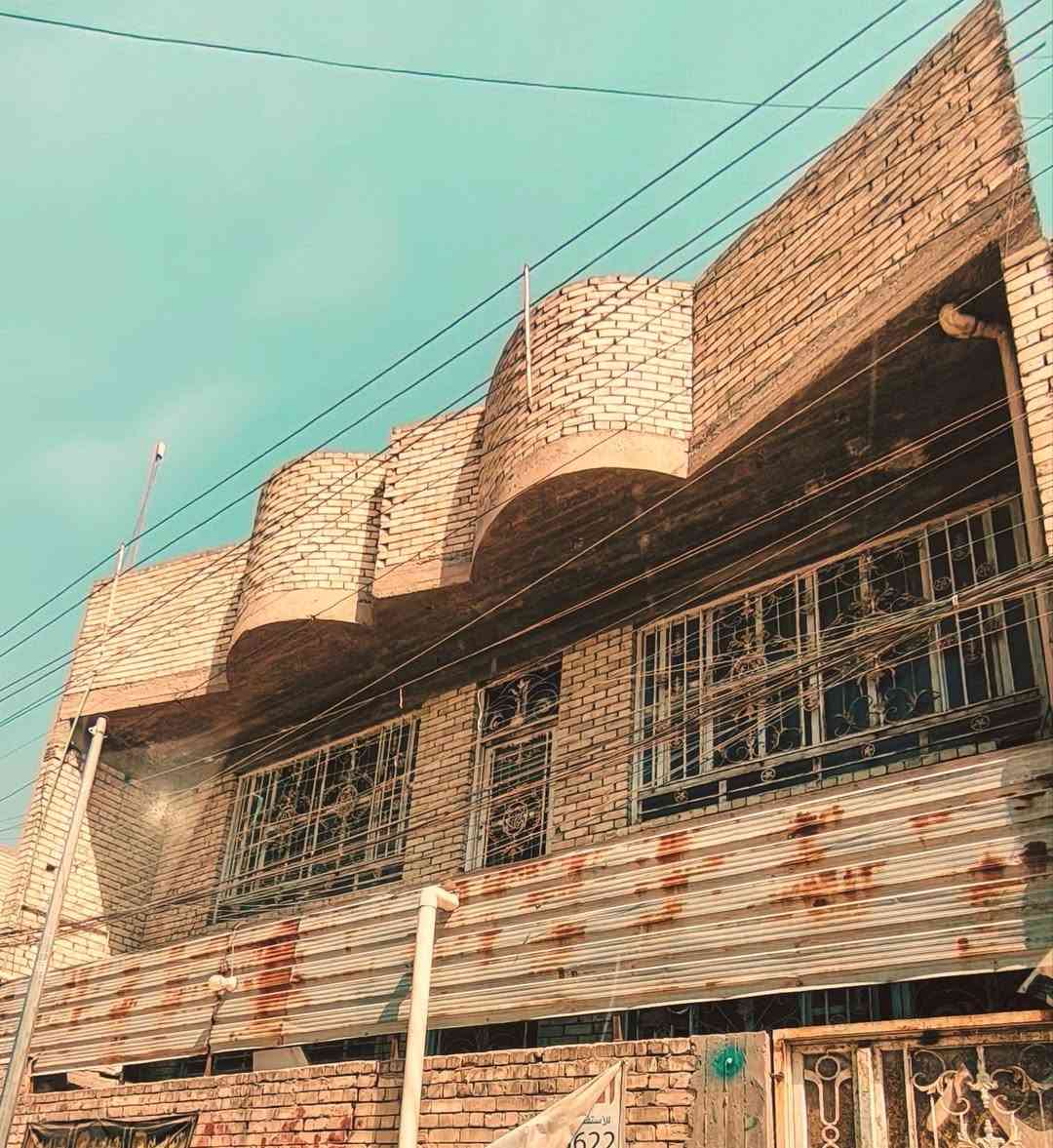 بيت في ام الكبر  قريب على شارع الضغط زراعي سند ٢٥ ثاني بيت عن الركن المساحة 100متر مربع البيت طابقين  الطابق الأول غرفة استقبال كبيرة وغرفة ثانية مع ملحقات 
الطابق الثاني ثلاثة غرف مع صالة وحمام 
وايضا يحتوي علة بيتونة وسطح كبير
السعر ١٣٥ مليون ***********
