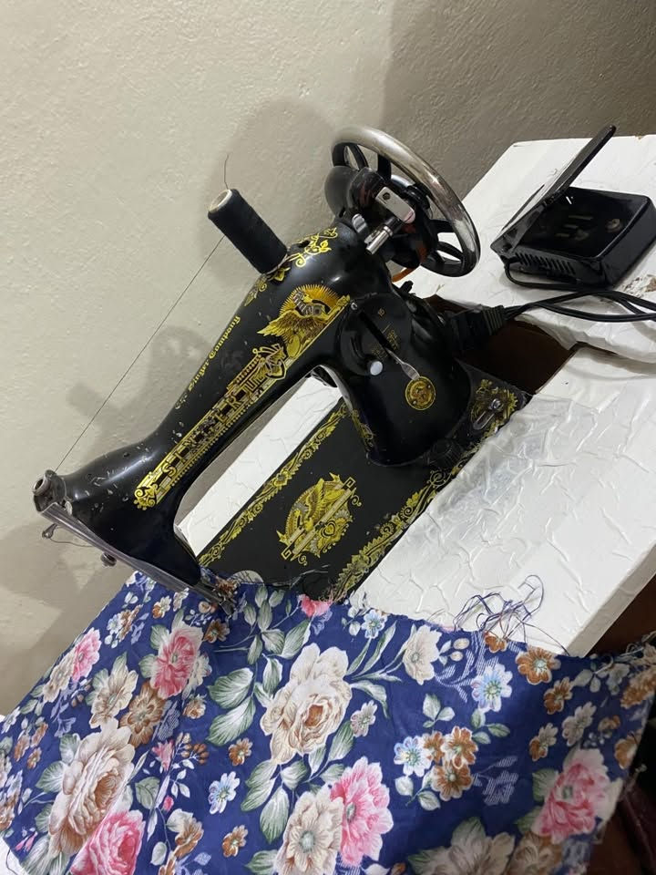 مكينه لبيع شغاله مكينه وماطور وميز للستفسار ***********
