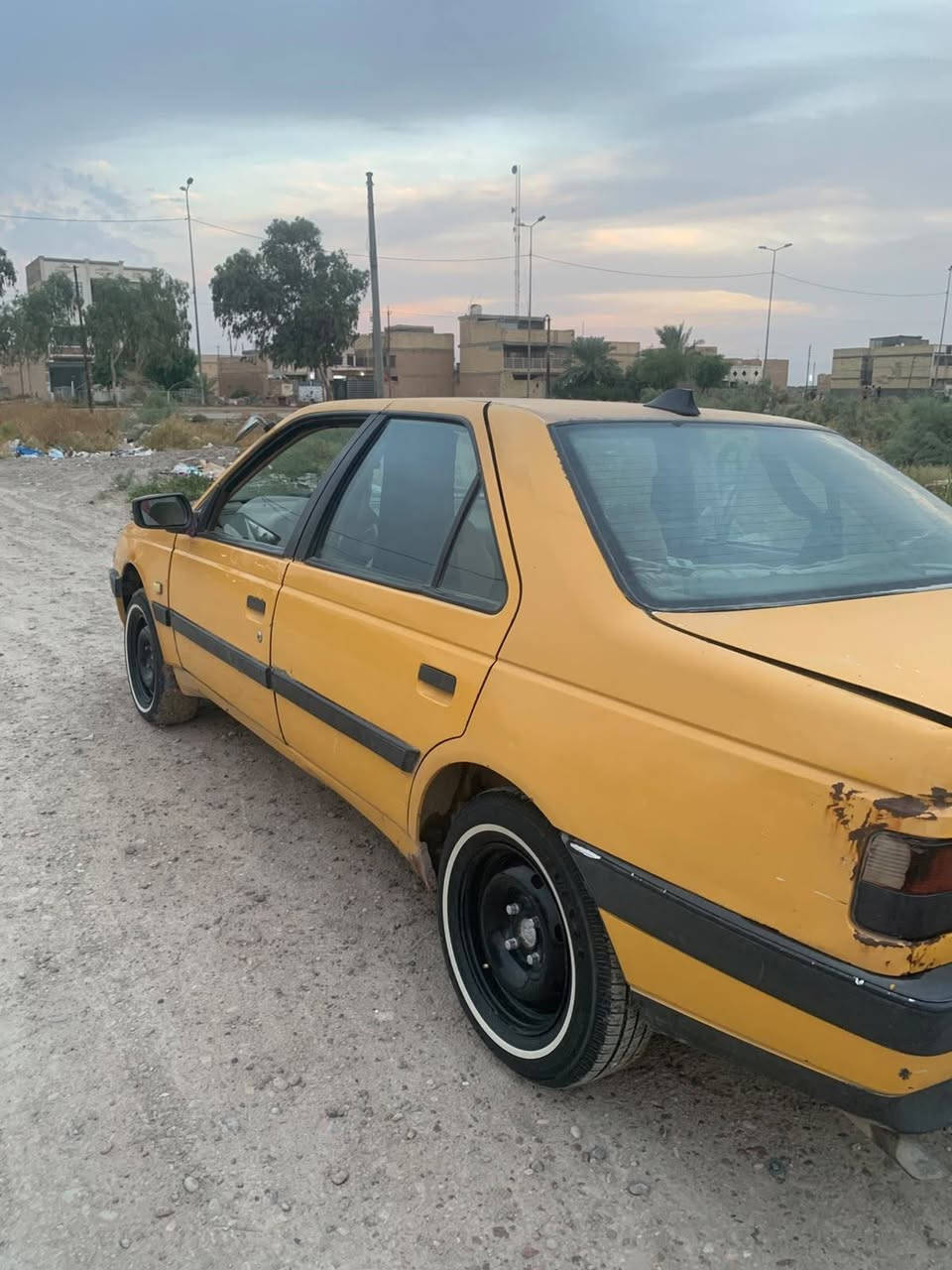 السلام عليكم عندي بيجو جيل اكس موديل 2010بغداد الماني تحويل مباشر مكينه وكير وصدر وتبريد كله مكفول عينه وصينيه جديد بسمي مصغرة هيه وغرامت السعر 19وبيهه مجال قليل مكان التاجي سبع البور ***********
