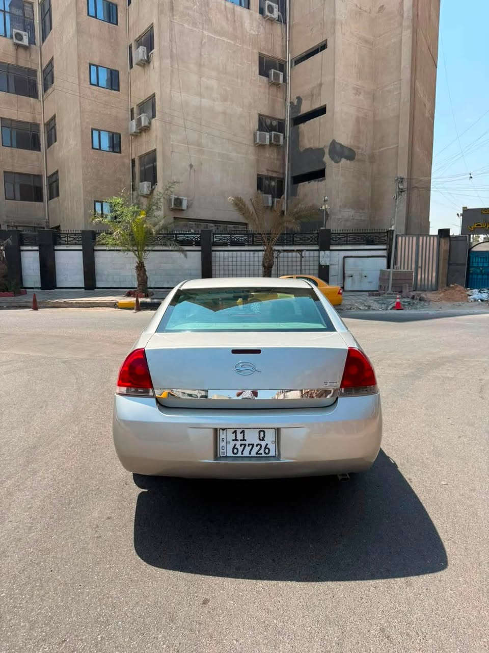 السلام عليكم انباله موديل 2008 بوليسي محرك 3500 رقم بغداد بسمي تحويل ثاني يوم السياره كير ومحرك شادهن جديد حاويه تبريد ثلج تخم تاير جديد قبل شهر شاده صدر امامي خلفي جديد منضومه زنون عالي ناصي السياره بدون نقص كهربايات كلها تشتغل بيها قطع صبغ أبيع حزام السعر (76) وبيها مجال بسيط العنوان بغداد الشعب شارع التجار التصال (***********)
