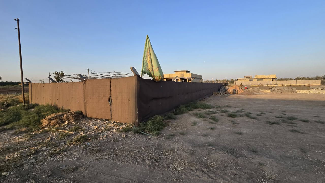 السلام عليكم 
ربع دونم  ٦٢٥ متر 
المكان بين (حي العمال _وفرع الامام )كاع علي الزيدان قرب الجبل  سند ١٧ 
السعر  ٣٥ وبيه مجال 
***********
