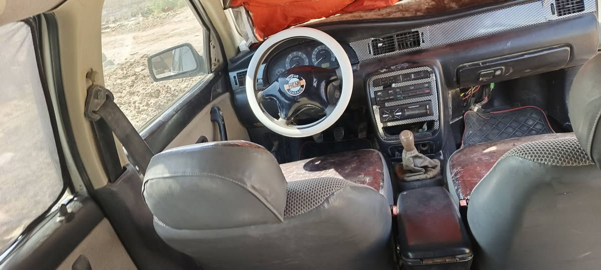 السلام عليكم 
سمند موديل 2010 
سياره جاهزه 
تبريد ثلج 
مكينه وگير كفاله 
دواخل تخبل مثل ماواضح بصوره 
سياره كشرهه كلش نضيف 
السياره احله من الصور
رشات صبغ تلگيط خياس 
بيهه بارد بالجاملغ جهه السايق
تخم تاير نضيف 
سنويه صاقطه 19
مامتعوبه من الدوام للبيت
السعر 30 وبيهه مجال قليل
***********
