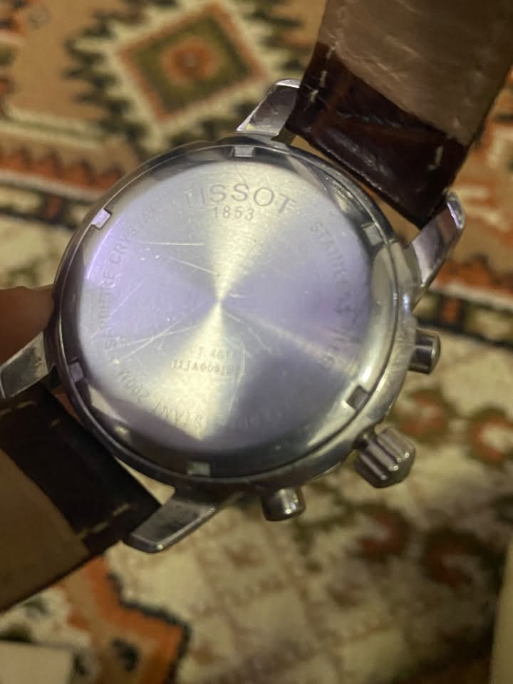 ⌚ تفاصيل الساعة
للبيع 
رقم الهاتف *********** 
* الماركة: Tissot – تيسو
* المجموعة: PRC 200 / T-Sport
* المرجع: T114.417.17.057.00
* الحركة: كوارتز سويسرية ETA G10.212
* الوظيفة: كرونوغراف (إيقاف وحساب الوقت)
* التاريخ: موجود عند موضع 4–5 تقريبًا
* حجم العلبة: 43 مم
* السماكة: حوالي 12 مم
* الهيكل: ستانلس ستيل 316L
* الزجاج: Sapphire مقاوم للخدش
* مقاومة الماء: 200 متر / 20 ATM
* التاج والغطاء الخلفي: لولبيان
* القرص: أسود مع أرقام 12 و3 و6 و9 وتدريج Tachymeter حول الحافة
* المؤشرات: Super-LumiNova للإضاءة في الظلام
