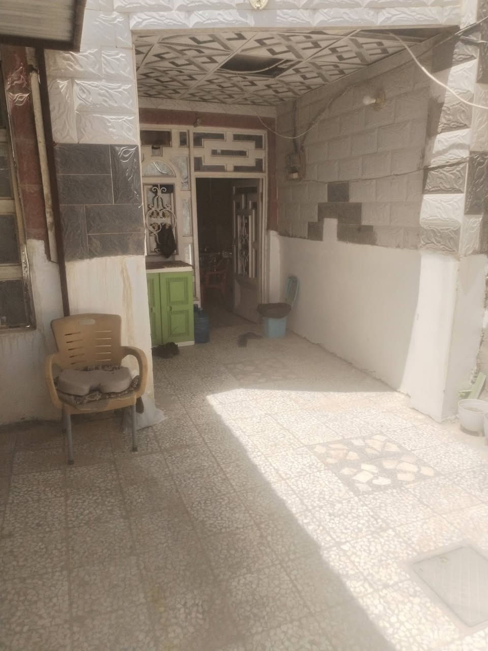 سلام عليكم عندي بيت بل المكرمة 120 متر مطلوب لمصرف العقاري 80 مليون ينباع بتطلوعة مع تغير الكفيل بكفة مطعم سيد سعد شارع 10 *********** الاتصال
