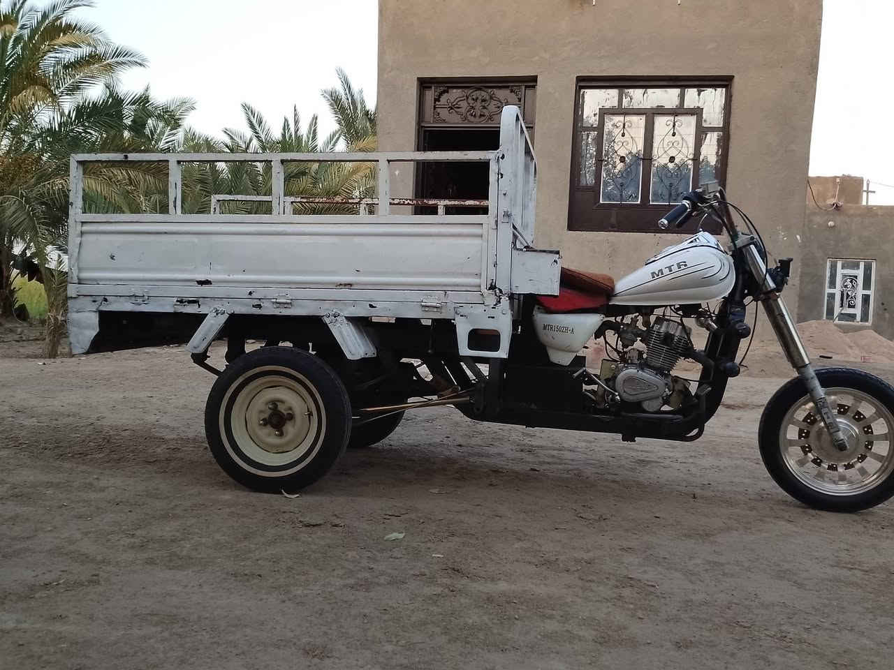 سلام عليكم ستوته لبيع رقم اسود
مكينه مفتوحه بستم وكلجات بدي نضيف 

تواير خطه صالي شهر من شديتهن اكسن كهربائيات 

دبلات كله شرط مكان رميثه المجد تصال ***********
سعر ٩٥٠ وبيه مجال
