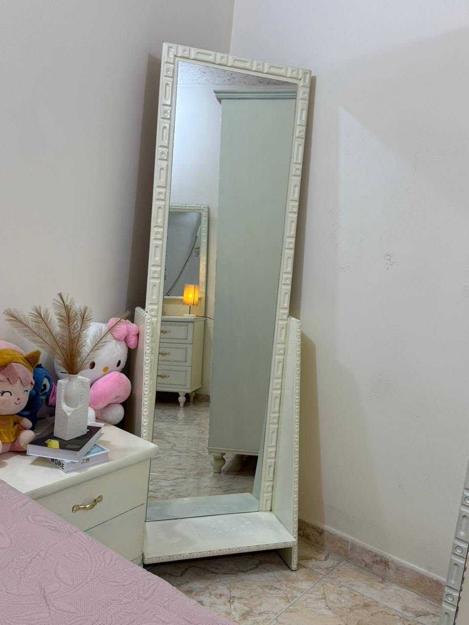 السلام عليكم غرفه للبيع كلش نظيفه كاني حي اور للاستفسار ***********
