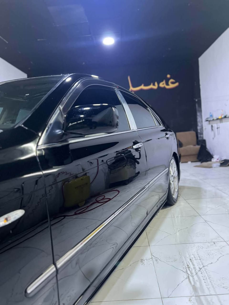 شاهینە 2005موس موس
گیرو مە کینە 82بئ دوکە ل
فول فول 
جلد هیتە ر سلایت 
سە قف شوشە بئ جالو شوخت 
سە قف حیزام داعم کە فە ر 
بە شە رتی سۆنە ر 
4پارجە بۆیاخ 
4تایە و ولی دینگە ئیستیل بۆبە سراوە
رۆن فلتە ر کاچ کانی بۆبە سراوە
سە یارە کە 94هە زار رۆشتوە
کۆدی بۆکراوە 
***********
