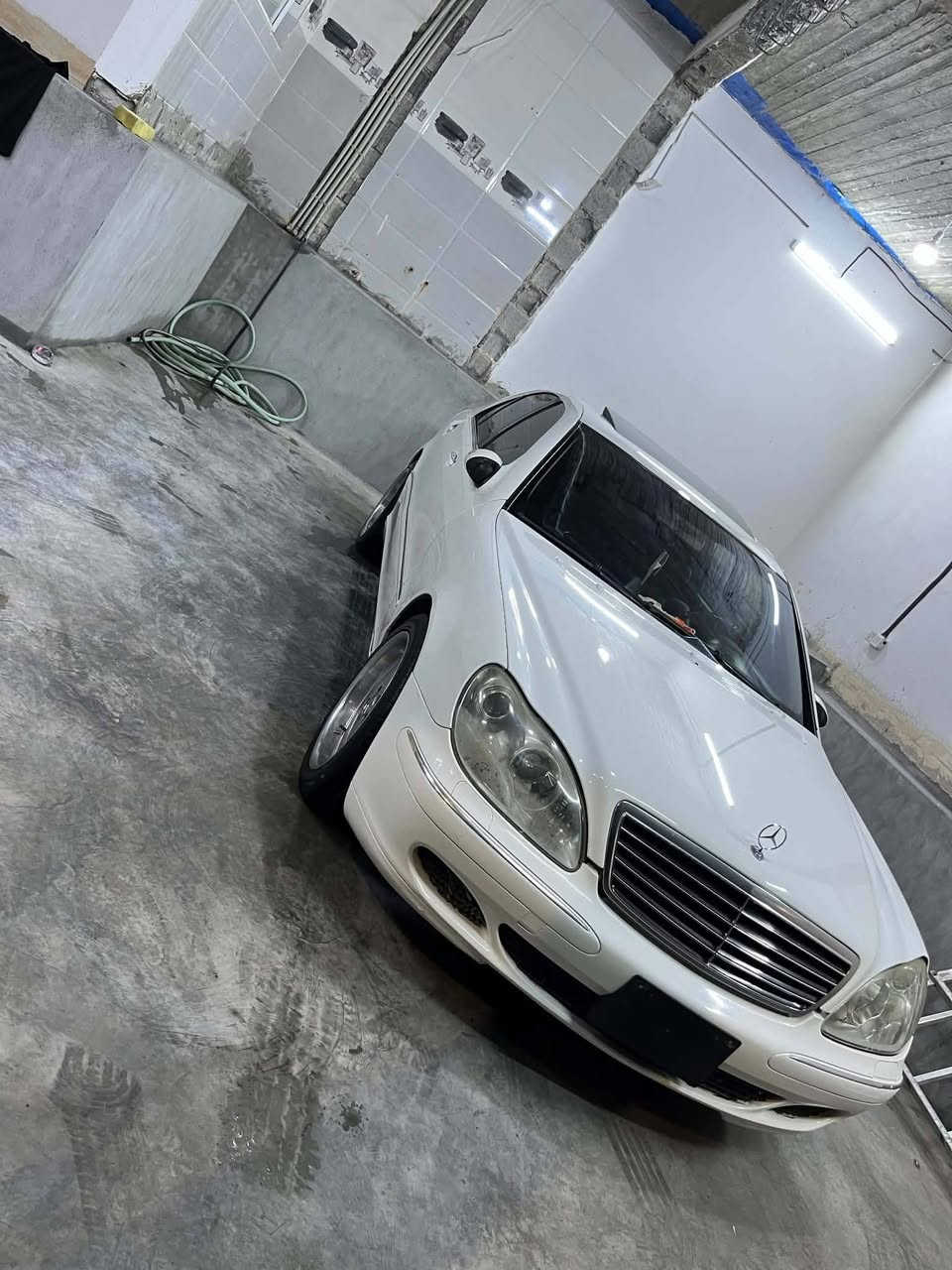 مارسیدز بینز  مۆدێل 2005 AMG s500بیلاد هەشت بستۆن تاقانەی جوانی بێبۆیاخ فول فول مواسەفات 
سڵاهید
کوشن جڵد

کوشن کارەبا
کوشن هیتەر
کوژن غەزن
کوشن کارەبا 
کوشن ساردوگارم 
ئاوێنەکارەبا
ئاوێنە ئیشارەت
ئاوێنەکانی ئەخەوێت
پەردە 
گێڕ عادیو تۆماتیک 
دوگمەی ئێسو دژەخڵیسک فول مواسەفات
سەیارەکەی زۆر زۆرر جوانو جاهیزە 
هەموگیانی لەسەر دەقی شەریکەماوەتەوە بۆنی شەریکەی تیایە 
چونر تایەو ویلی لۆکی لەژێرە 
گێڕو مەکینەوکارە باهیو تەقەو ڕەقەو تەبریدو هەموگیانی بەشەرت چرکەی تیانیە شوێن سەید سادق
سعری 70تاو مەعامەلەیەکی برایانە ***********
