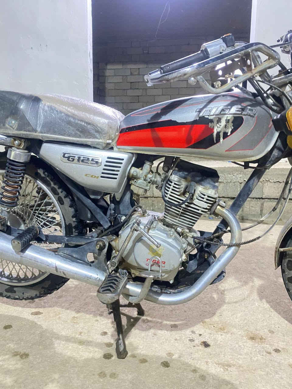 السلام عليكم موطور للبيع موديل 20 السعر 375 بس العصه مال الهندل خارطه الرقم ***********

