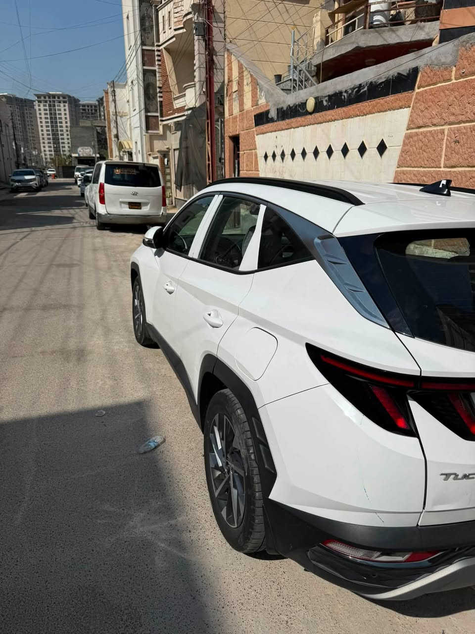 السلام عليكم
توسان 2022 
خليجي بيها بارد و السونار بالمنشور 
ماشيه 98 
مواصفات النص فول كشنات كهرباء شاشه كار بلي مري شفط بصمه شاحن واير ليس
السعر 170 

مكاني بغداد 
***********
