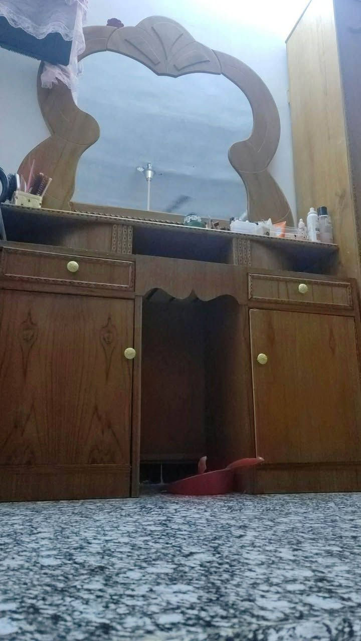 غرفه جديدة ستعمال قليل اريدهة بست ميه وخمسين قفلهة ست ميه لامكان دوانيه دغارة يم معمل طابوك ‏‪***********‬‏

