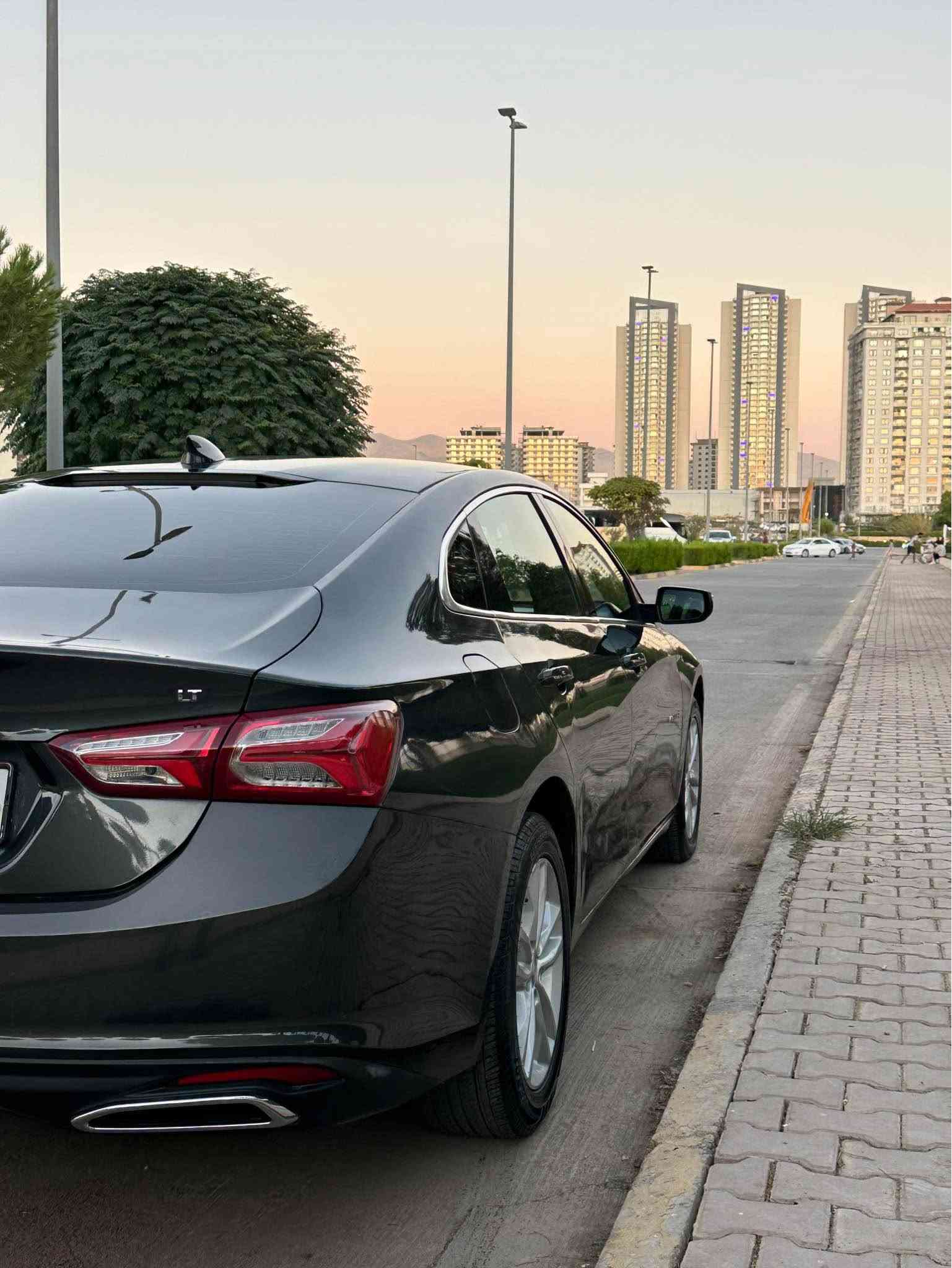 بسمالله بەناوی خوای گەورە: کوردی»عربی
Malibu 2018 LT🚗🇺🇸 
مالیبۆ ٢٠١٨ مواسەفات LT
کوشن کارەبا کار پلەی ئۆتۆ ستۆپ کامێرا تەبریت مەرکەزی 
دوای کامل کراوە بە ٢٠٢٤ پڕایمەر دفیوزەری RS بەگلایتەکان ٢٥٠ دۆلارم پێیاوە
 پێشو دوای کەپسە ڕایتەری بیلاد یەک پارچەو یەک پەڵەی بچوکی بۆیاخە یەک پارچەش جەلاتینە بێ ناو گرتن بێ ئێرباگ گێڕو مەکینە بەشەرتی ١٠ فیتەر دەعامی بۆ دەعامی بە شەرت گێڕو مەکینە کەپس نەکراوەتەوە زۆر تازەو جوان ماوەتەوە تەبرید سەلاجە 
سەنەوی تا ٢٠٢٩ تازەیە هەزەی تازەیەو تایەی تازەیە زۆر تازەو جوان ماوەتەوە هەموو جارێک لە شەریکە سێرڤزی بۆکراوە سعری ٨٥ گەڵاو مەجالێکی کەم ١ملیۆن و ٩٨٠ هەزار خەرامەی تیایە دوای مەعامەلە بۆت ئەگەڕێنمەوە هەموو شتێکم نوسیوە تکایە جوان بیخوێنەوە مشتەری بوی ئینجا تەلەفۆن بکە ***********
Viber&watsap:***********

بسم الله الرحمن الرحيم
ماليبو 2018 LT🚗🇺🇸
ماليبو 2018 مواصفات LT
كرسي كهرباء، كاربلاي، أوتوสตوب (Auto Stop)، كاميرا، تكييف مركزي.
الشكل الخلفي محوّل بالكامل إلى 2024 برايمر (Premier)، دفيوزر RS، الإشارات/اللايتات الخلفية كلفة 250 دولار.
الوجهية والخلفية كبس (بلاد)، لايتات بلادية، قطعة واحدة وبقعة صغيرة جداً صبغ، وقطعة واحدة جلاتين بدون وصول للداخل وبدون إيرباج. الجير والمكينة بشرط 10 فيتريّة (ميكانيكيين)، من الدعامية للدعامية بشرط، الجير والمكينة كبس ولم تُفتح أبداً، السيارة جديدة جداً ومحافظ عليها، التكييف ثلاجة.
السنوية جديدة لغاية 2029، الهزة جديدة، الإطارات جديدة، والسيارة بنظافة ممتازة جداً. جميع الصيونات والتغييرات تمت في الشركة.
السعر 85 ورقة مع مجال بسيط. يوجد عليها غرامات بقيمة 1,980,000 دينار، سيتم خصمها لك بعد الاتفاق.
لقد كتبت جميع التفاصيل، يرجى القراءة بتمعن، وإذا كنت خرياط/مشتري جاد اتصل:
***********
‏Viber & WhatsApp: *********** السليمانية, العراق
