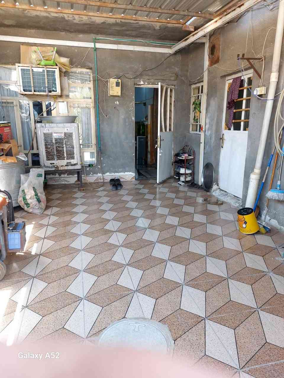دار للبيع في ناحية اللطيفية
المساحة ١٧٠ متر 
يحتوي على محل + منظومة تصفية آرو
على شارعين يحتوي أيضاً على گراج سيارة 
الموقع قرب مدرسة حاتم الطائي 
للإستفسار الإتصال على الأرقام :
***********
***********
