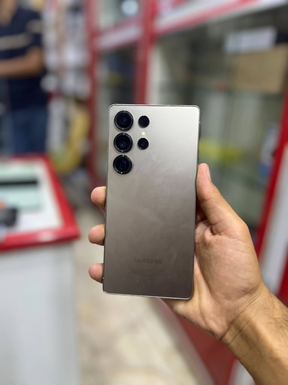 مستخدم  s25 ultra 
نظافه 100%
السعر مليون 50 الف
