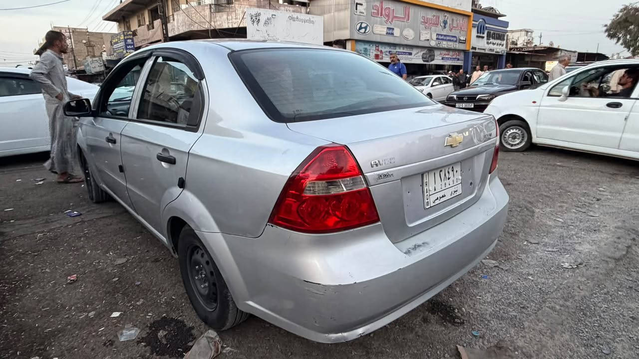 افيو مديل 2007 بيها صبغ صفحة النفر طخم جديد باتري جديد تبريد ثلج تايرات جديد محركها بي نفخ صاحبها موجود شرط التحويل رقم نينوى سنويتها موصاقطه السعر 42 وبيها مجال قليل مكان السياره حي النور  رقم التلفون ***********
