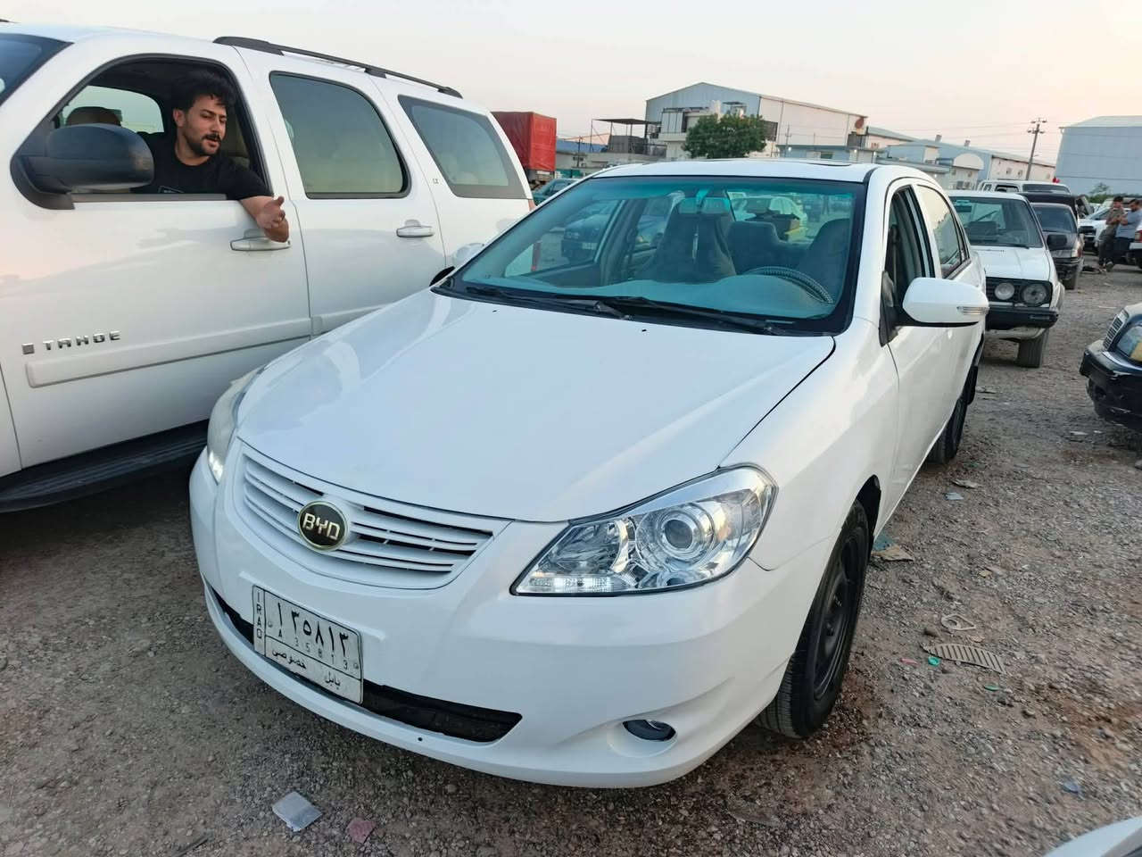 تەنها 30گەڵا
بیوایدی G3 2013 
سەنەوی عاجە بەشەرتی ئەوەلیات و حاسیبە
چوار بستۆن بیلاد گێڕ عادي بئ مەسرەف
لایت و دیسک ڕۆنی تازە گۆڕاوە کامل سیرفس کراوە
سەدری کامل گۆڕاوە تەبریتی هەمو شتیکی پیوەیە ئیشناکات  کارەبایاتی هەموی بەشەرت چوار تایەی تازەئ لەژیرة نوخسانی بەس تەبریتە نمونەیە لە جوانی نرخي 30 گەڵا و مەجالی تیایە گۆڕینەوە ناکەم شوین کەلار ژ.م***********
*********** كالار, السليمانية
