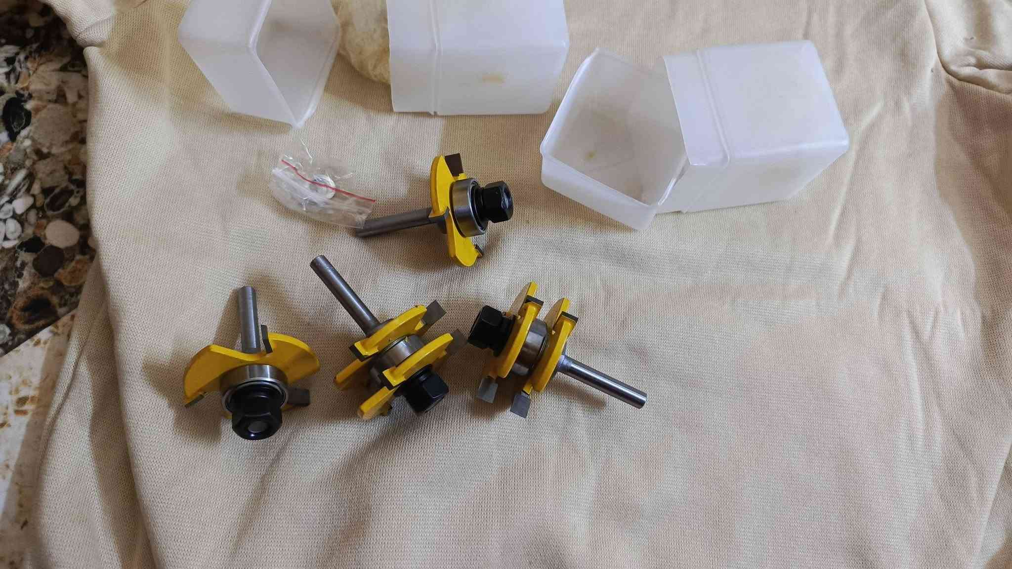 اي قطعه تردون سكرين وعله الواتساب او عله الخاص ٠***********

نص مكتوب في الصور:
- 2.8" (7.2cm) 3.7" (9.5cm) 10.6" (27cm)