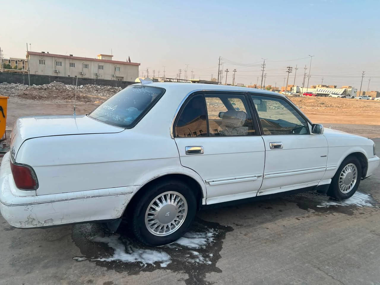 سلام عليكم ارنب للبيع موديل 93مكينه كير 2500 حداديه تخم تاير كهربائيات كلهه شغاله لايت زنون كصه قماره مكفوله من النقل سنويه 27 مشروع وطني شرط التحويل السعر 38 بيع او مراوس *********** بصره كرمة علي
