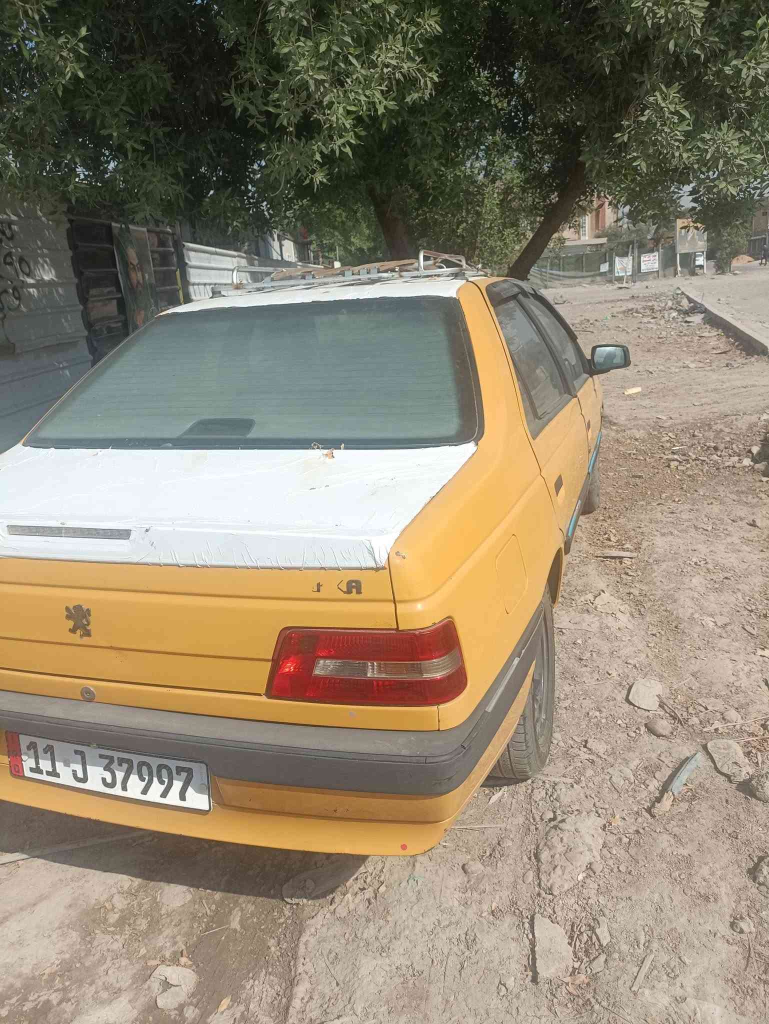 السلام عليكم 
بيجو الميس موديل 2015رقم بغداد نكليزي تحويل مباشر 
مكينه وكير وتبريد خير من الله السياره بلاديه بيهه فقط بنيد معمر السياره يردلهه ترتيب 
السعر 28$وبيهه مجال حك الجيه فقط بيع مستعجل 
العنوان بغداد البياع رقم الهاتف ***********
