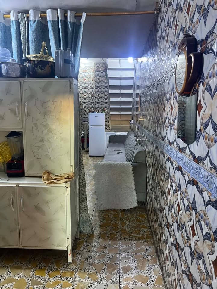 بيت للبيع المعامل بستان سامي خلف مطعم اوراس 150 متر طابق ونص غرفتين   صالة استقبال مطبخ  قريب ع الشارع العام ب50 متر على شارع عريض البيت ركن السعر35 مليون 📞 (   *********** ) متواجد واتساب
