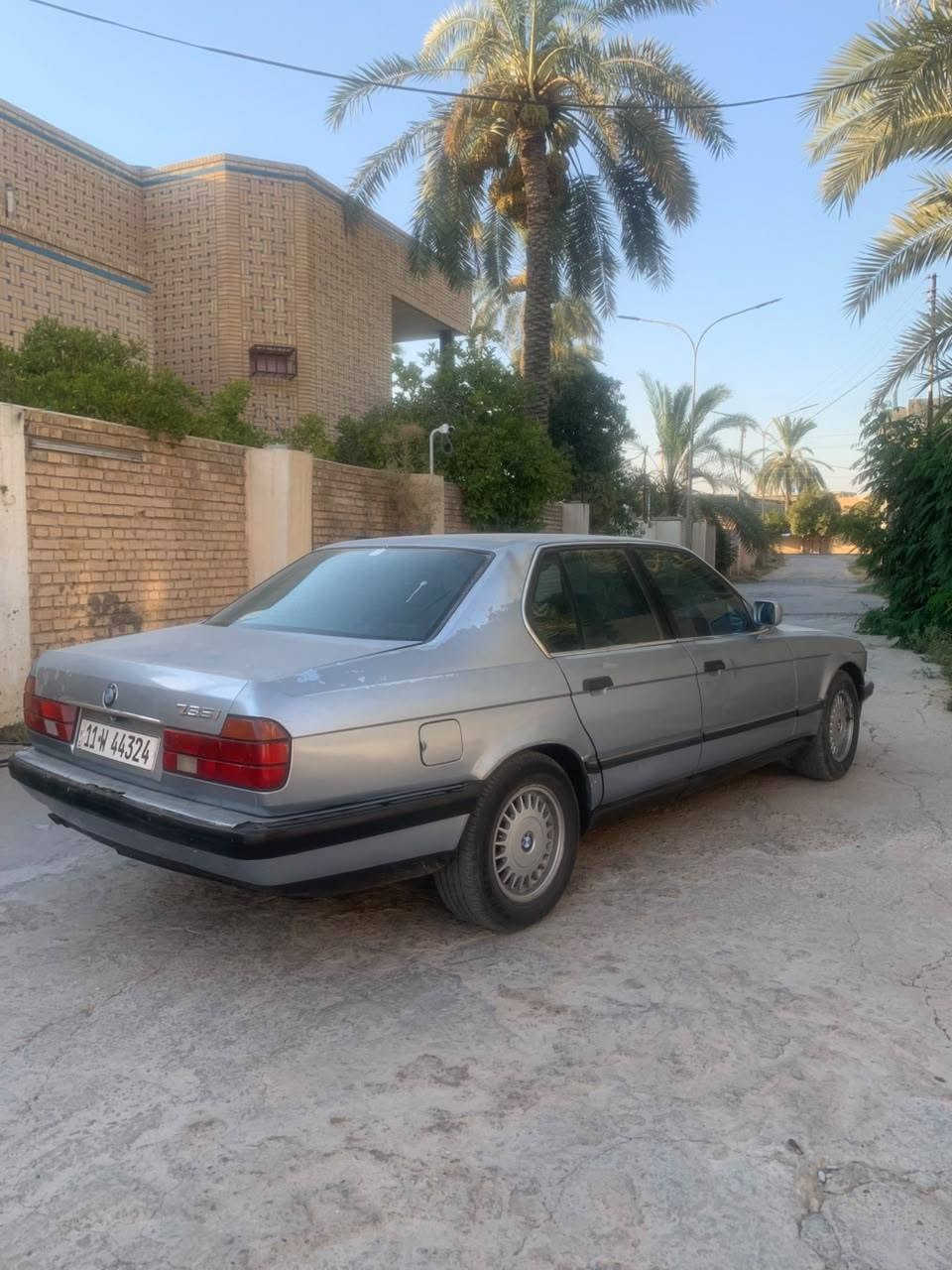 سلام عليكم 735 مفتوح كير اوتو  للبيع
السيارة بلاد عل وضع الشركة بيها جراد فقط 

 طخه مابيها صبغ مابيها

 دكة جاكوج مابيها

 السيارة جاهزة من كلشي نكرةرة سلف

تبريد ثلاجة 🥶 وي السويج

كهربائيات كلها شغاله من كلشي

فيت بم جديد

راديتر جديد

مروحة راديتر جديد

لون ارزق سمائي

السيارة مابيها لا حماوه ولا كلشي ناعمه

صدر نص عمر

السيارة حلوة وجاهزة بعدها بلاد حتى الكاعيات مالتها بلاد

مابيها نقص

السعر ٤٩ وبيها مجال للشراي السيارة بأسمي تحويل ثاني يوم

***********
