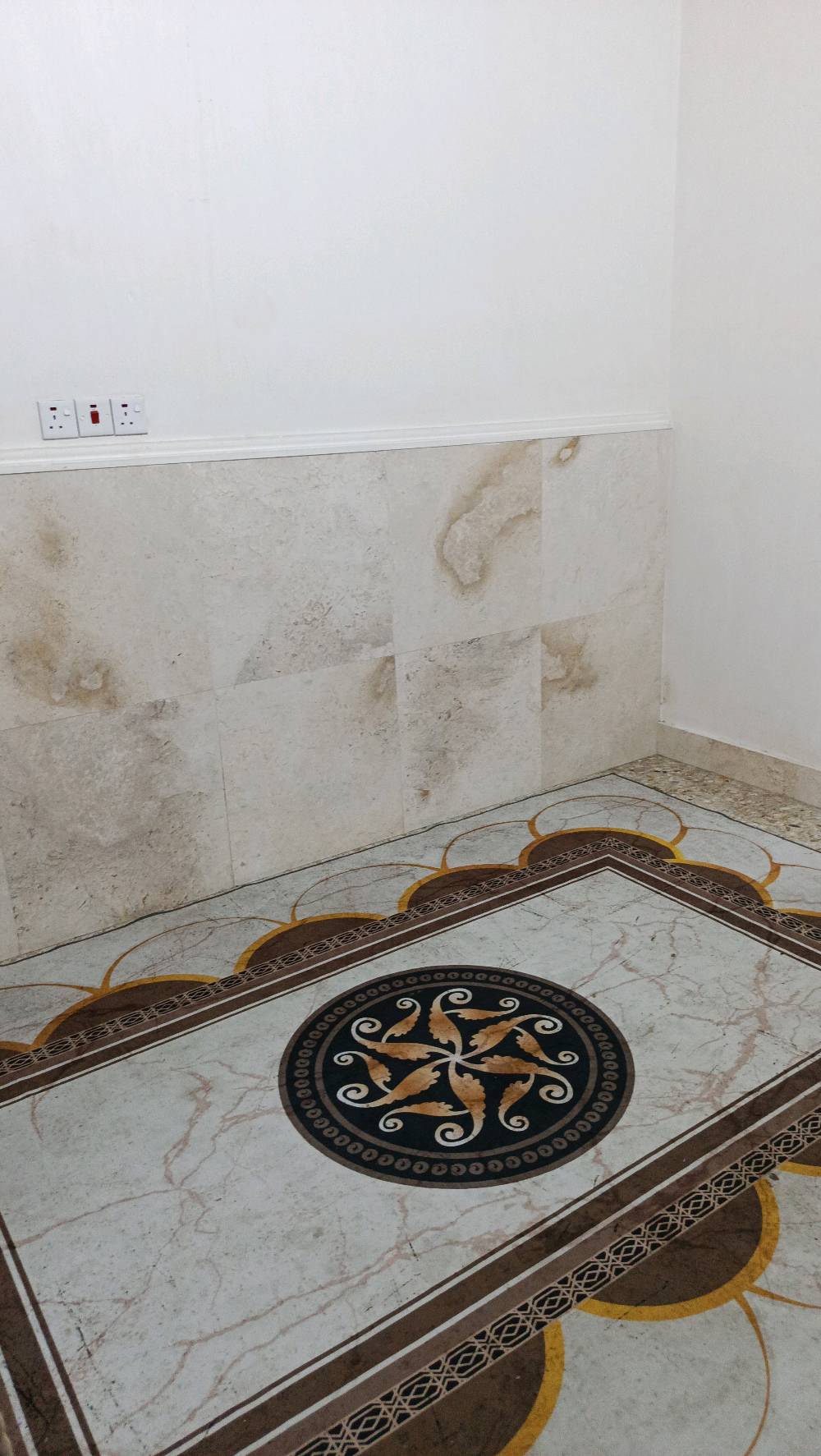 السلام عليكم دار للبيع مساحه ٨٠ متر واجهه ٥ و٦٠ونزال١٤ بناء جديد قاط واحد مكان مزرعه مريوش نهايه حي اور للاستفسار رقم ***********