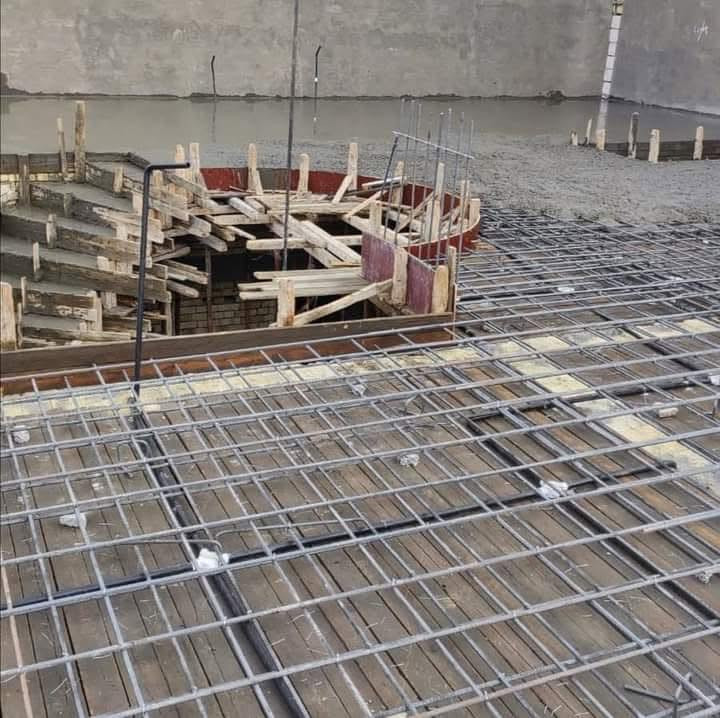 🏗️ شركة اللمسة الهندسية للمقاولات المحدودة 🏗️
عنواننا الجودة... وهدفنا رضا العميل!
تخطط لبناء منزل أحلامك أو مشروعك الاستثماري وتدور على شركة مضمونة تجمع بين الدقة، السرعة، والتسهيلات بالدفع؟ اللمسة الهندسية خيارك الأنسب لكل أعمال المقاولات والإنشاءات العامة!
خدماتنا المتميزة:
 🧱 أعمال الهيكل والصب: نجارة القالب والصب الكونكريتي وفق أعلى المواصفات الهندسية.
 💳 نظام الأقساط: خيار بناء الهيكل بالأقساط لتسهيل التنفيذ عليك بدون أعباء مالية مفاجئة!
 🏢 المشاريع المتنوعة: خبرة وإتقان في تنفيذ المشاريع السكنية، التجارية، والصناعية، وبناء المجمعات.
 🎨 التشطيبات والديكور: تنفيذ أحدث أعمال التشطيبات والديكورات الداخلية والخارجية بجودة عالية.
لماذا تختار "اللمسة الهندسية"؟
 ✅ جودة عالية ودقة متناهية في كل مراحل التنفيذ.
 ⏱️ التزام تام بالمواعيد وجدول التسليم المحدد.
 🛡️ ضمان تنفيذ وخدمة ما بعد التنفيذ لراحة بالك.
 💰 أسعار تنافسية تناسب ميزانيتك.
📞 للتواصل والاستفسار:
 واتساب / اتصال: ⁠***********⁠
 اتصال: ⁠***********⁠
📍 تواصل معنا اليوم وابدأ خطوتك الأولى نحو مشروعك!
