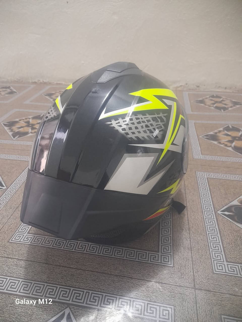 سلام عليكم خوذه مال دراجه مستخدمه شي قليل اصليه قلابة بيها لد خلفي السعر ٦٠ الف بيها مجال ***********

نص مكتوب في الصور:
- Galaxy M12