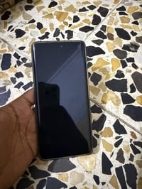 هونر X9c • ٨٥/١٠٠ • زجاج الكاميرا مكسور