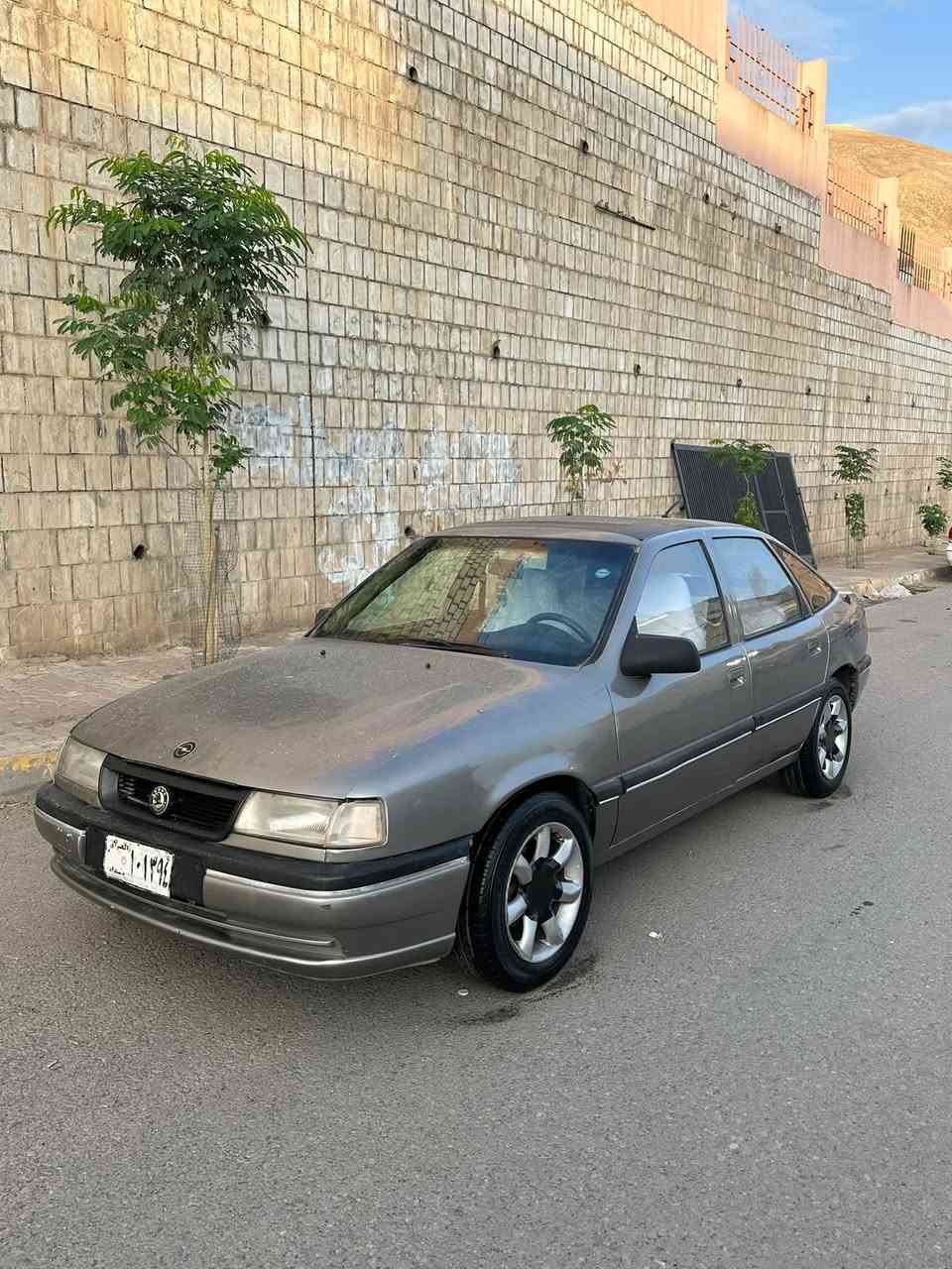فيكترا • ١٩٩٠ • بنزين