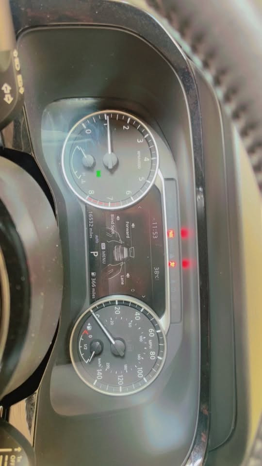 نيسان باثفايندر 4WD SL

الموديل : 2024 

حجم المحرك : 6 سلندر (3,5L)
بدون تبديل ولا صبغ فقط دعامية
ماشية 16532m
ايرباك فقط بردات 
المواصفات : 
بصمة 
تشغيل عن بعد
رادار امامي (تحديد مسار)
رادار جانبي (نقاط عمياء)
رادار خلفي (تحذير من الاصطدام)
حساسات امامية+ خلفية
كاميرات 360°
كشنات جلد
كشنات تدفئة
تحكم الكشنات امامي كهرباء
اشاير بالمري
تبريد مركزي 3 قطع
تحكم وضعيات القيادة...Drive Modes 
شفتات + تحكمات استيرن 
هيتر استيرن
شاحن لاسلكي
‏Apple Car Play
‏Android Auto 
هاند بريك بصمة
اوتو هولد Auto Hold
اوتو ستارت ستوب Auto Start stop
مانع انزلاق+ABS
شاشة كبيرة لمس+كاميرا
منافذ AUX+USB
7 راكب كشن متصل
السعر (280)
للتواصل على الرقم ***********
