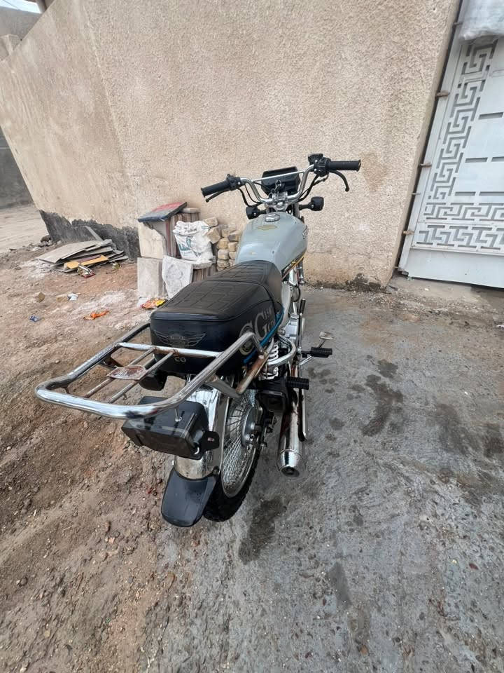 تايكر 25سكنر دراجه نضيفه مثل مااضح بالصوره  سعر 600بيها مجال مكاني بابل شارع 80جهة النجف 
‭***********‬
