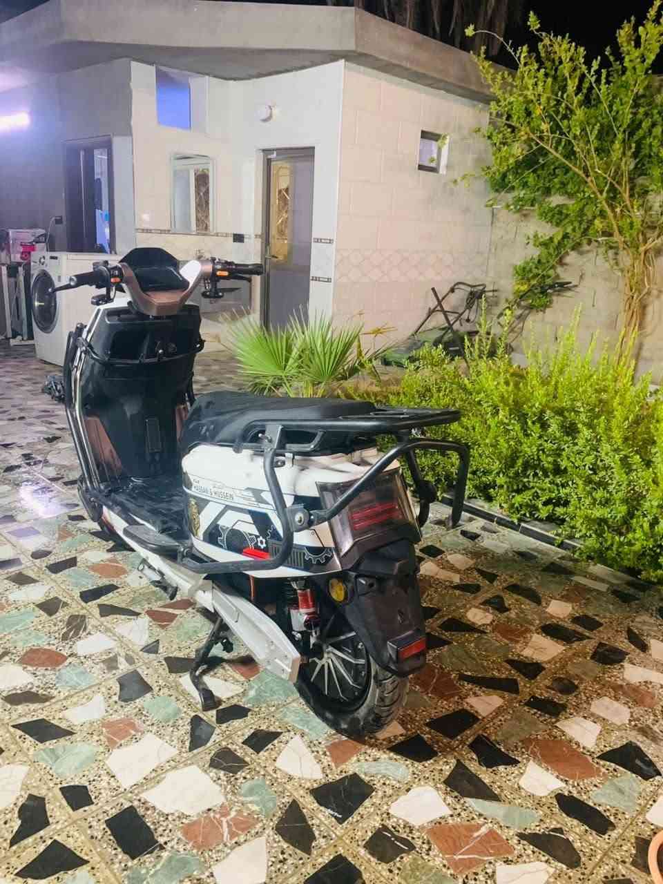 السلام عليكم دراجه شحن للبيع ريان ام عيون وحش الكون مابيه نقص فقط جاملغ المامي دراجه فول مواصفات موديل 26 دراجة نضام بك الملف 3000 النضافه 100/100 لايت عالي وناصي نشرات مسجل السعر 500 وبيه مجال الرقم *********** المكان بغداد
