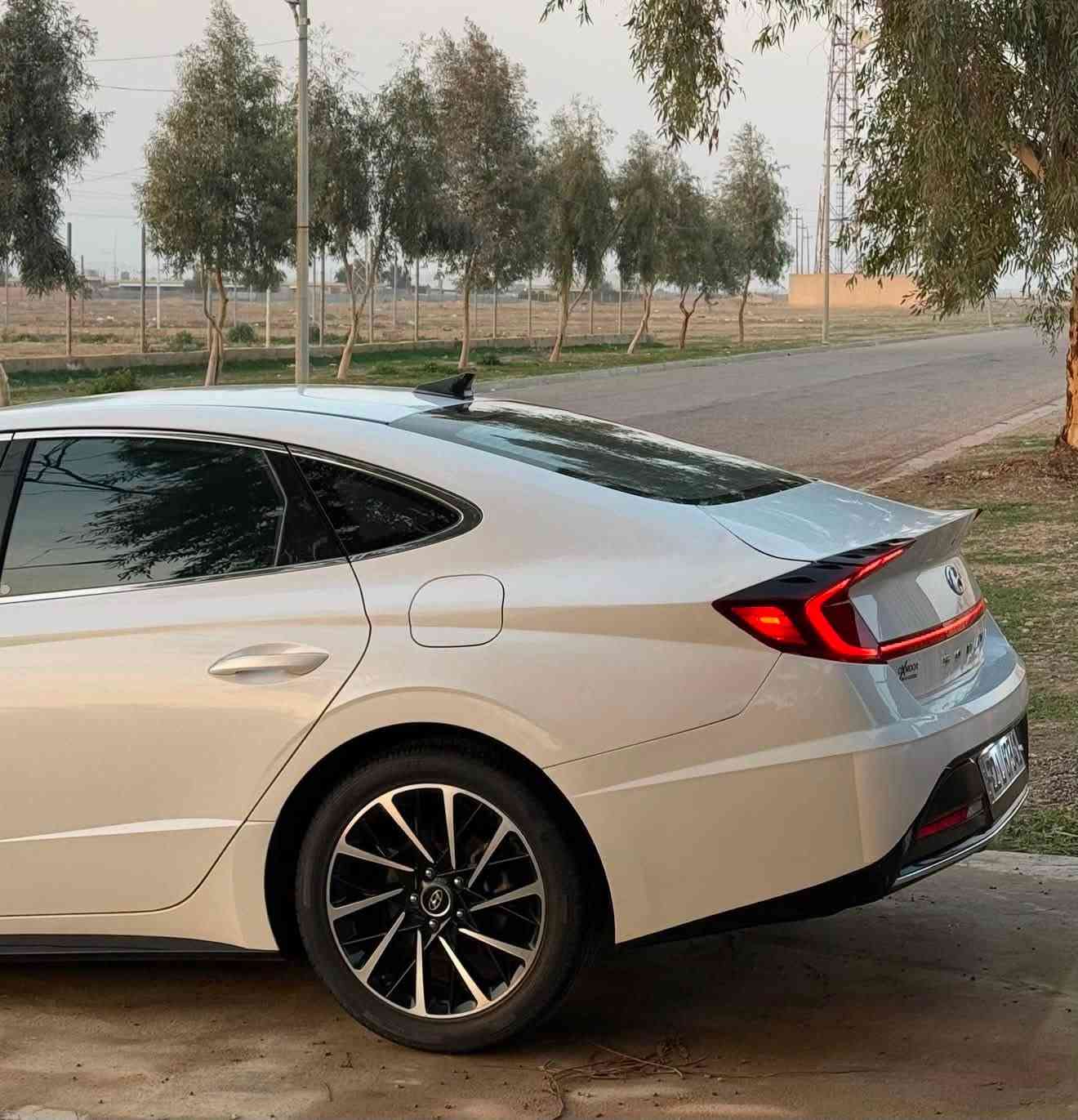 HYUNDAI SONATA SEL+ 2020
بيع او مراوس بجيب ١٨/١٩

‎• عدادات دجتل 
‎• شاشة + تحكمات شفتات ستيرن
‎• كروز سرعة ، قيادة اليه ، تحديد مسار + خروج مسار
‎• كشنات كهرباء + جلد + تدفئة كشنات 
‎• ويل 18 + تايرات جدد
‎• لايت امامي + بك خلفي فول لد
‎• بجم كبس + بدون ايرباك + بدون صبغ 
• ماشية 61 Mi
• السيارة عليها ادامة كاملة من بلكات ونوزلات و حدادية كله شرط 
‎•مرفقة صور الضرر + السونار 
• السعر 161 وبيها مجال بسيط
***********
